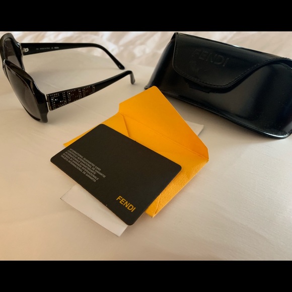 Fendi Sunglasses FS5265R Black main image 4